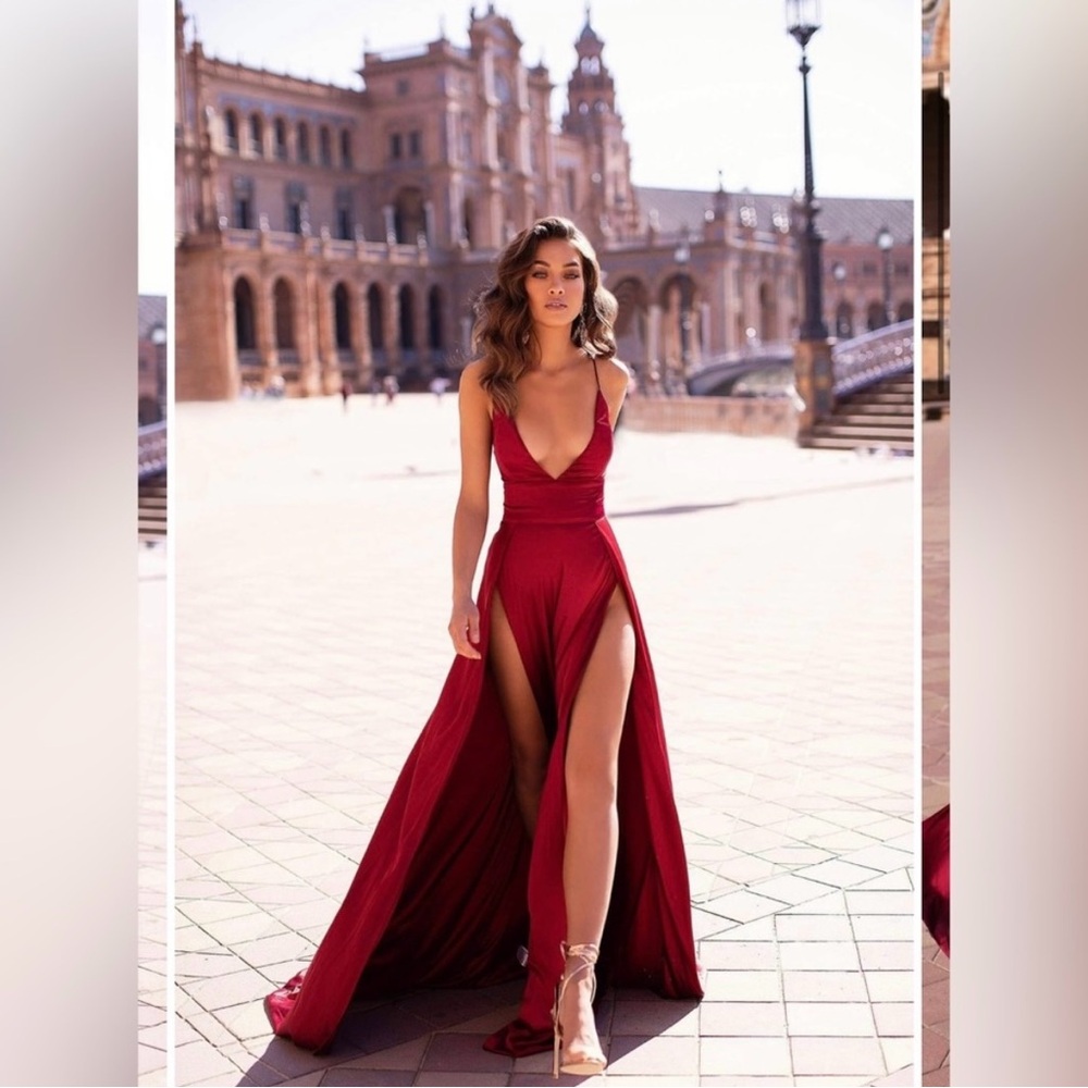 Alamour The Label Loretta Dress in Deep Red